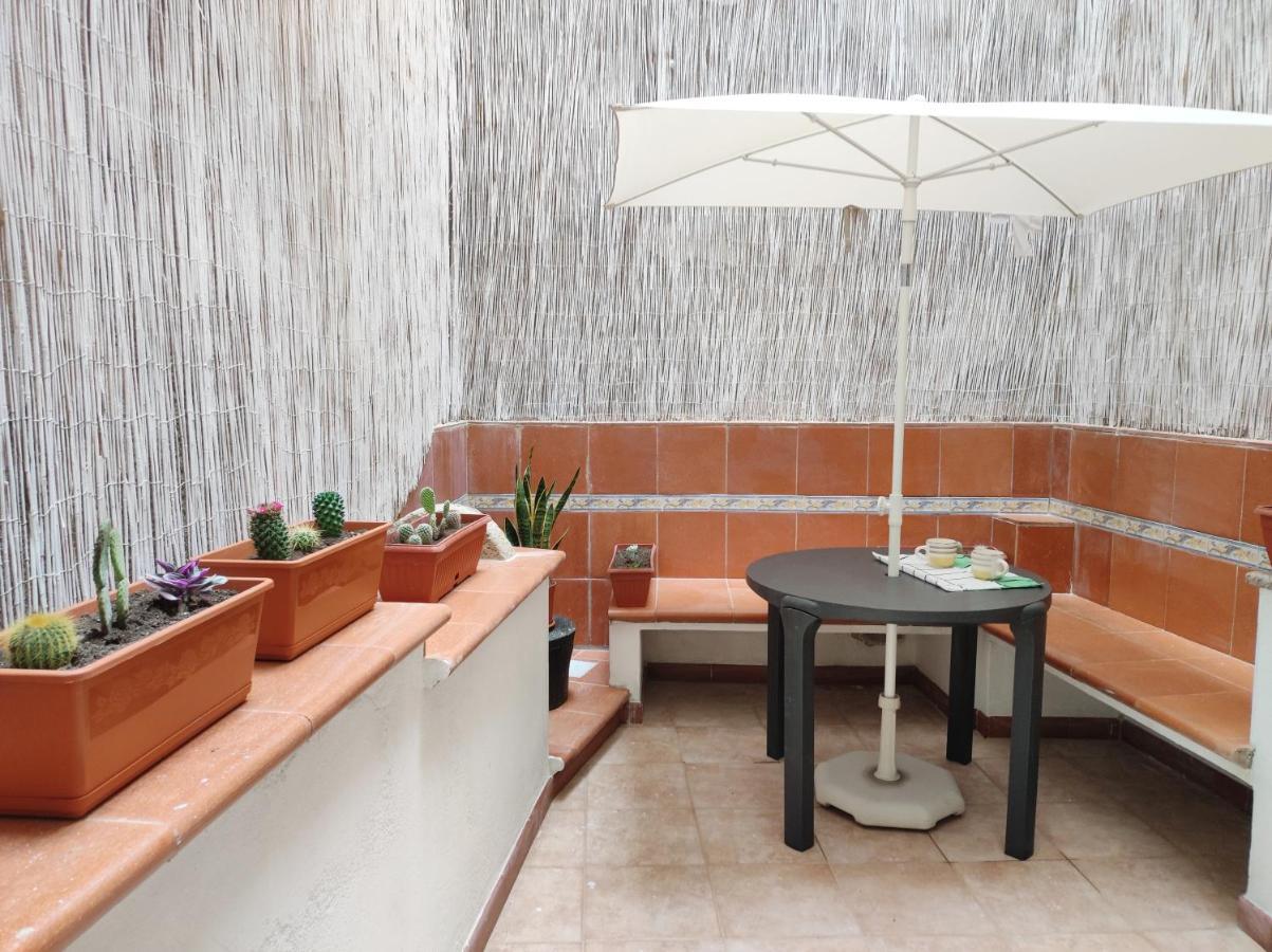 Loft Con Cortiletto - 100 Meters From The Beach Lägenhet Cefalù Exteriör bild